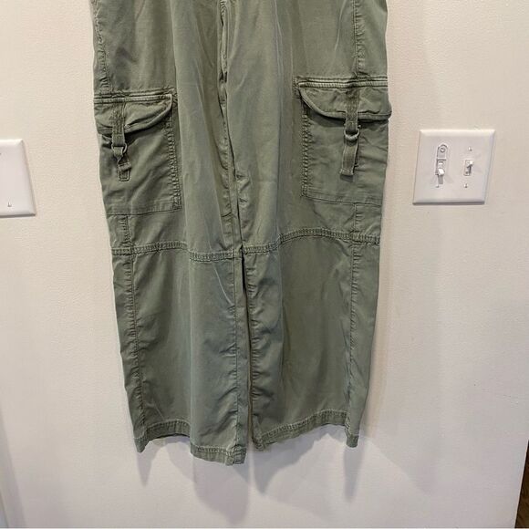 American eagle super high-rise baggy wide leg cargo pants women’s 6 short olive - Picture 5 of 16